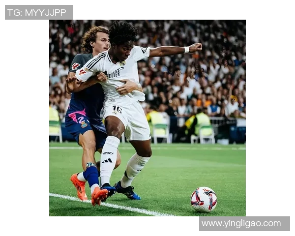 里昂大胜皇马3-0震撼全场精彩集锦回顾