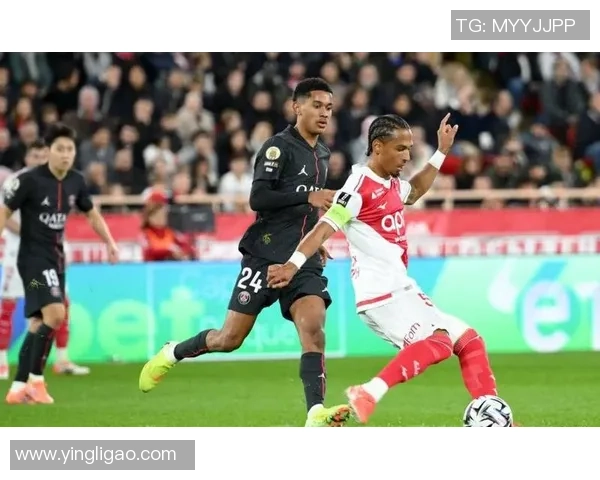 欧联杯惊现冷门巴黎圣日耳曼与曼联激战成平局引发全场震惊
