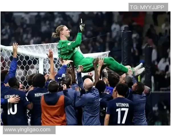 友谊赛精彩对决巴黎圣日耳曼与那不勒斯战成平局点球大战引发全场热烈反响