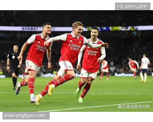 英超焦点战利物浦与阿森纳互交白卷全场气氛紧张引发热议 英超焦点战利物浦与阿森纳互交白卷全场气氛紧张引发热议