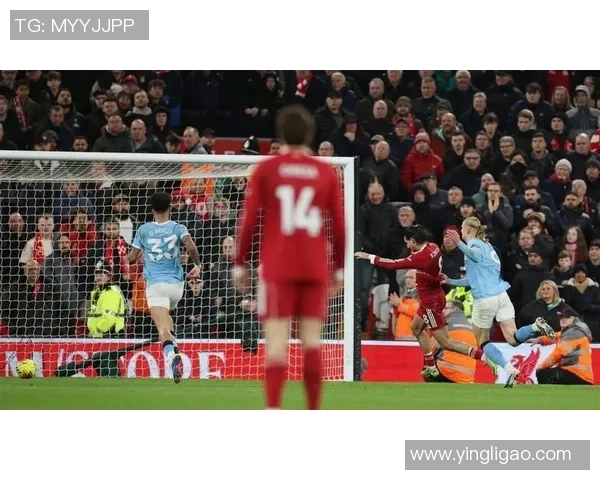英超激战阿森纳逆转曼联补时绝杀引发全场狂欢与转会传闻热议
