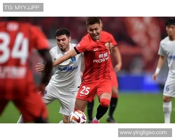 中超激战：里昂大胜尤文图斯红牌事件引发全场热议分析