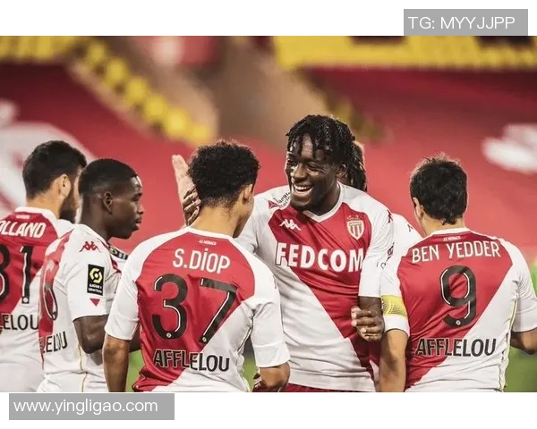 德甲焦点战莱比锡与里昂激战成平局绝杀瞬间引发全场热烈反响