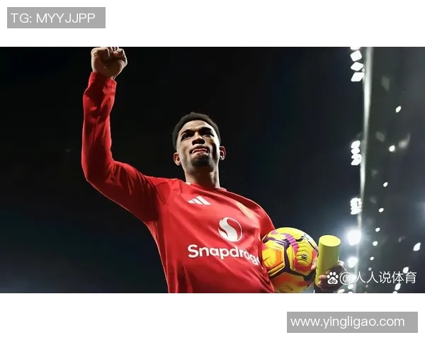 欧冠激战：里昂大胜曼联帽子戏法引爆全场战术解析