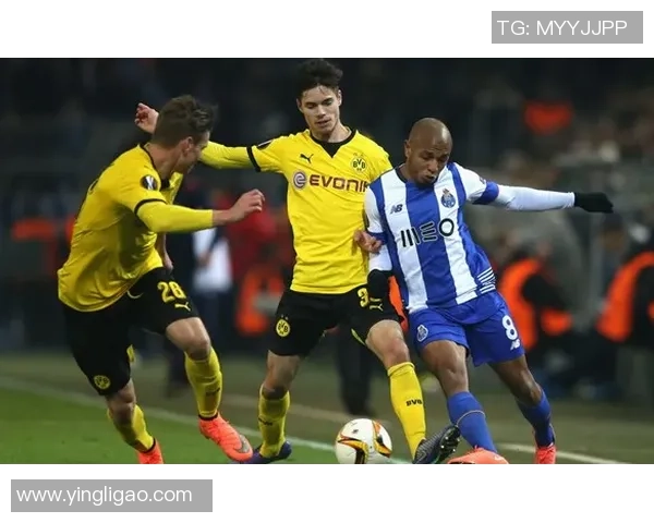 欧联杯精彩对决多特蒙德3-0曼联帽子戏法引发全场狂欢解析战术细节